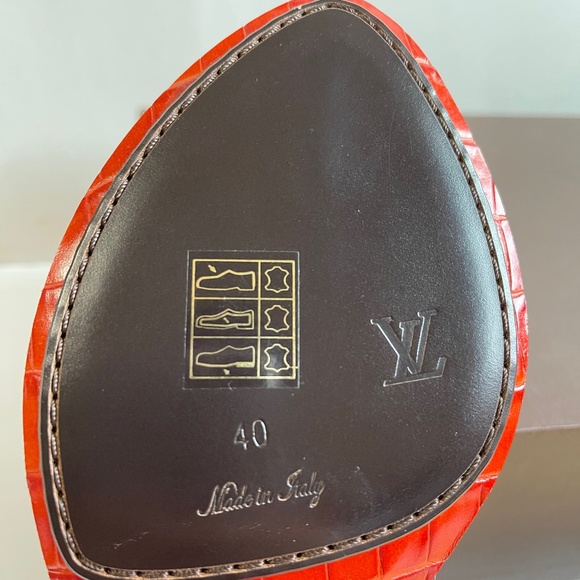 LOUIS VUITTON SLIDES - Picture 5 of 8